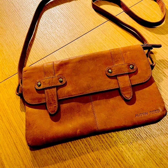Austin Reed Crossbody - Picture 4 of 5